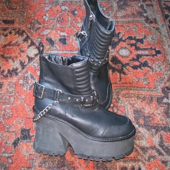 Killstar Platform Boots - Picture 3 of 6